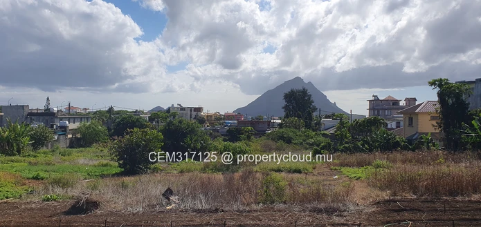 Freehold Residential & Commercial Land for Sale – Solferino No 5, Vacoas 