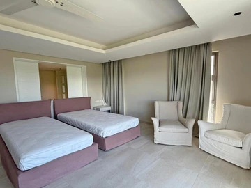 5 Bedroom Villa