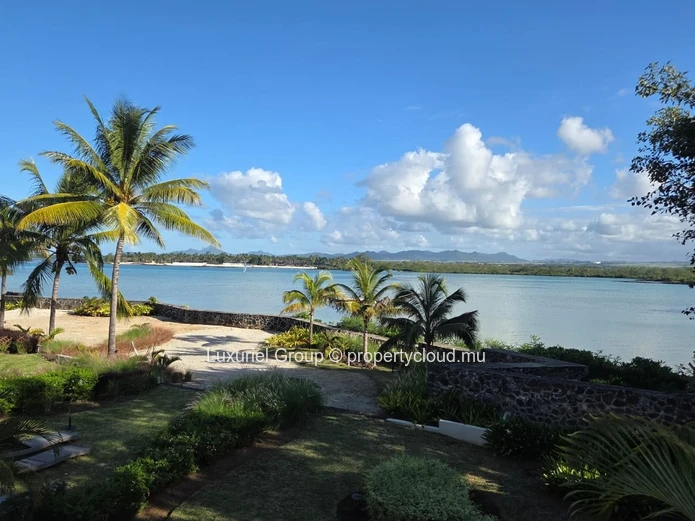 Villa D’Exception En Front De Mer À Poste Lafayette