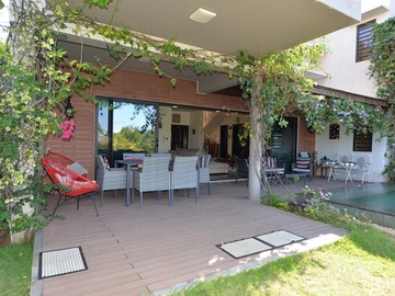 6 Bedroom Townhouse, Duplex