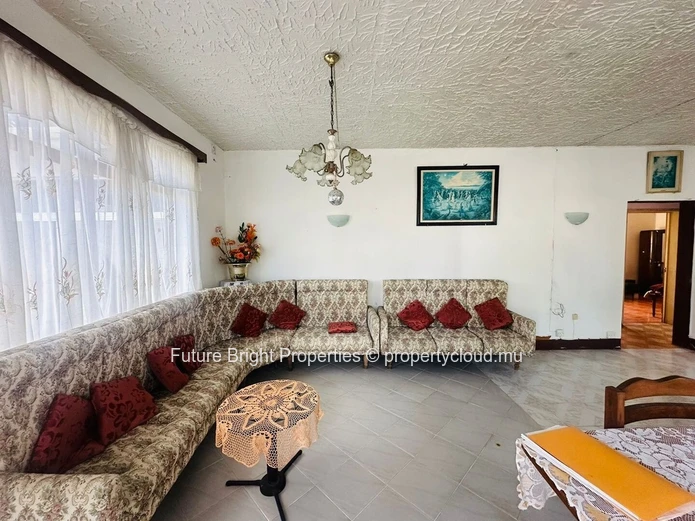 For Sale: Spacious Ground + 2 House - Perfect for Renovation and Customization!