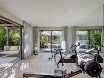 6 Bedroom Villa