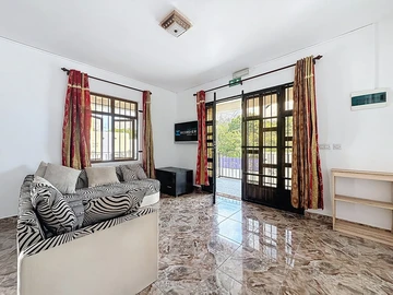 6 Bedroom House
