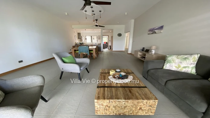 Poste Lafayette - Beachfront modern 3-bedroom ensuite duplex with swimming pool