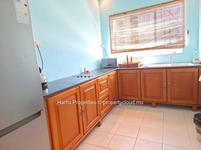 Penthouse Polyvalent / Espace De Bureau À Vendre