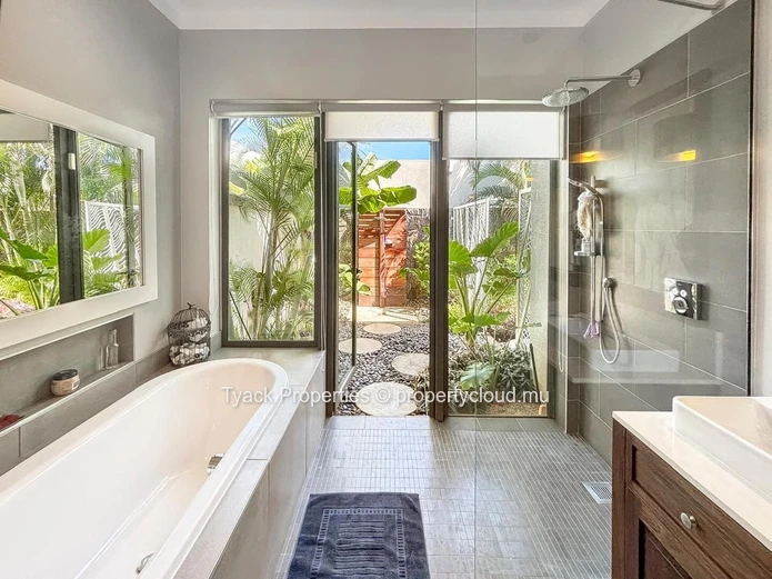 Villa de Luxe 3 Chambres avec Piscine Privée – Balaclava