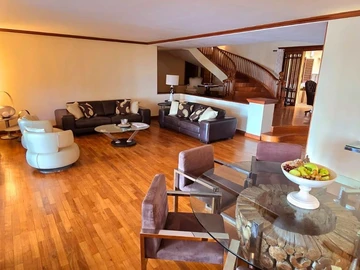 4 Bedroom Villa