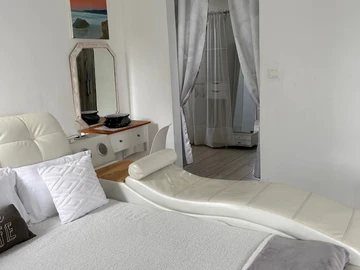 6 Bedroom Villa