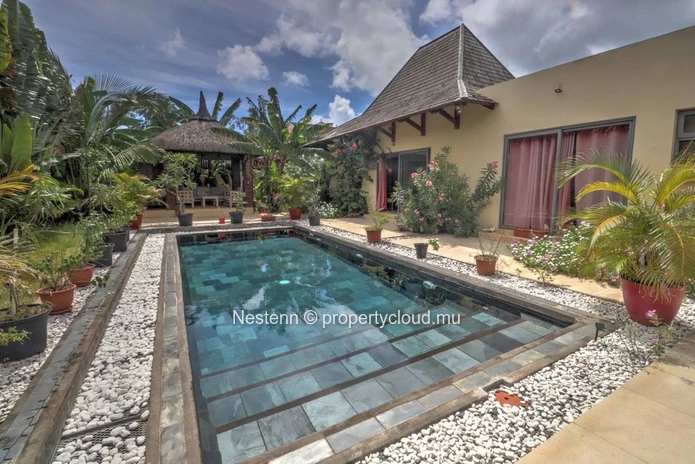 Elegant balinese-style villa on 675m² land