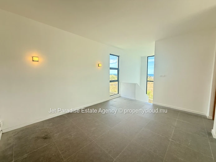Villa neuve à vendre à  3 chambres,piscine privée