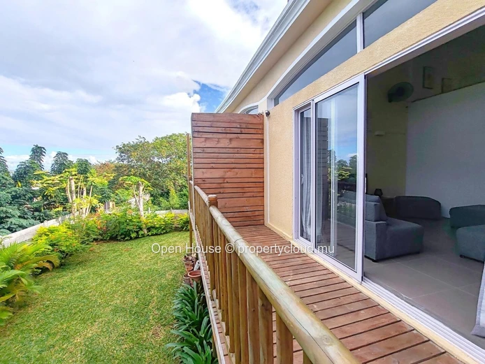 Appartement meublé à louer à Rivière Noire - Black River, 85m², 2 chambres, piscine commune, équipements de cuisine e...