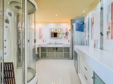 4 Bedroom Apartment