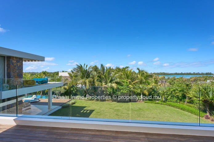 Exceptional 5-bedroom villa with beautiful sea views in the heart of Anahita Golf & Spa Resort – Mauritius