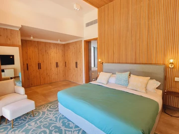 4 Bedroom Villa