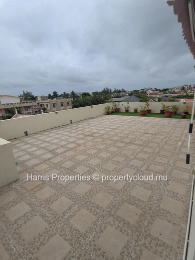 Magnifique penthouse à vendre dans une résidence haut de gamme – Pereybere