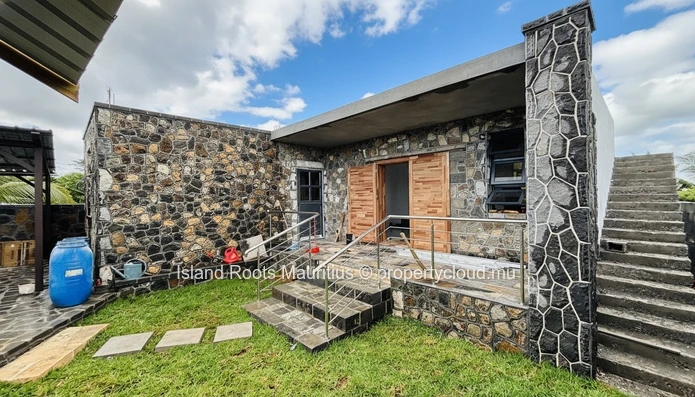 Villa de 2 chambres avec jardin à vendre à Grand Gaube.