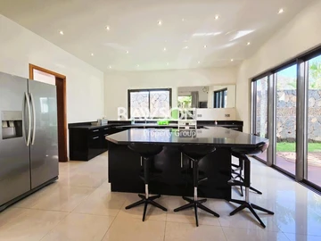 4 Bedroom Villa