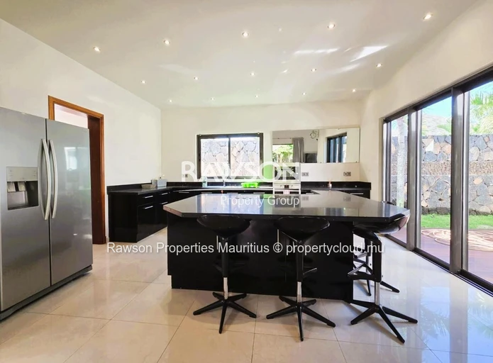 Villa - 4-Bedrooms | Pool & Garden | Secure Residence | Pereybere | €4,000