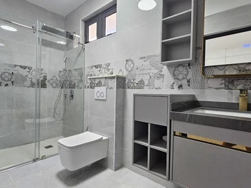 7 Bedroom House
