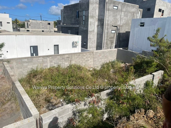Prime Land In Grand Baie - Chemin Vingt Pieds