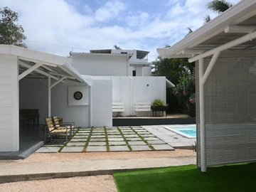 9 Bedroom House