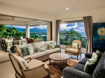 5 Bedroom Villa