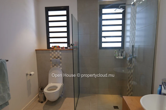 3-Bedroom PDS Villa with Private Pool for Sale in Tamarin