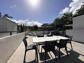 6 Bedroom Apartment