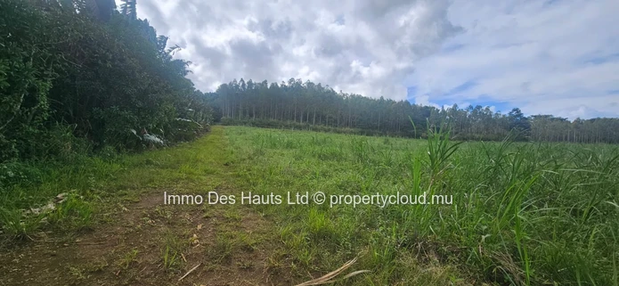 Agricultural land for Sale in Riche en Eau for ecological investment 