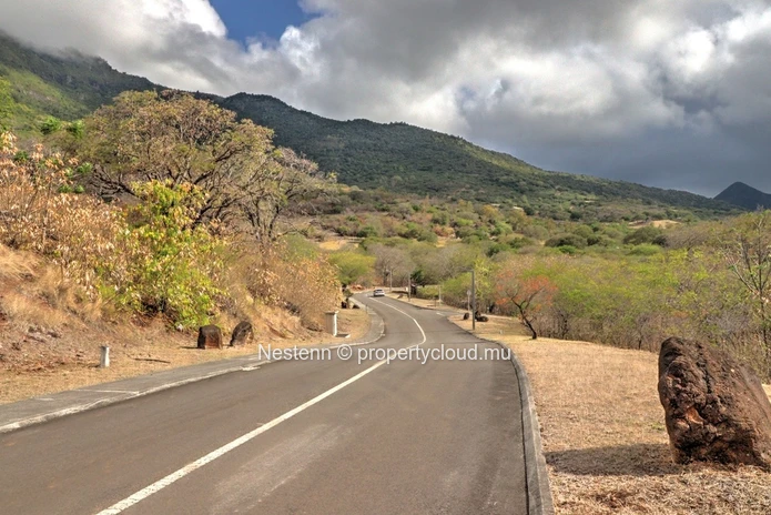 Beautiful residential plot of 2157 m2 offering sea 