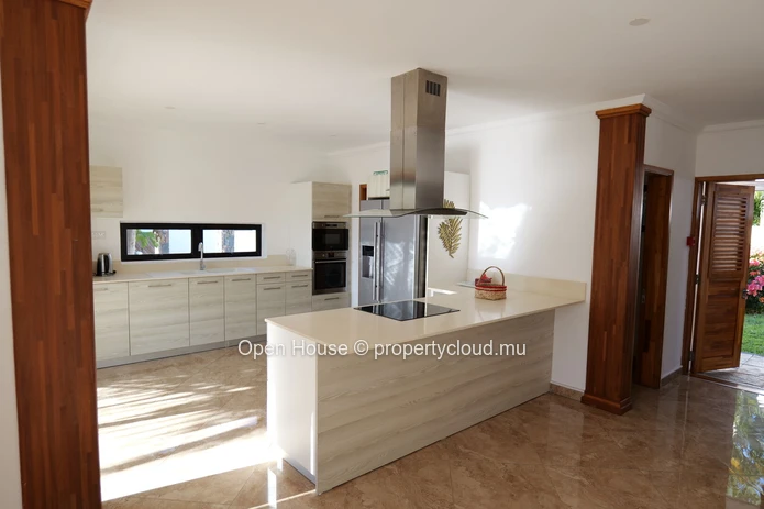 Furnished 3-Bedroom Villa with Private Pool in Pointe aux Piments
