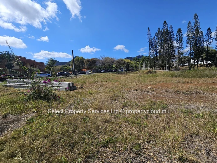 Prime Freehold Land for Sale in Moka