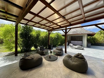 8 Bedroom Villa