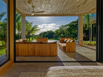 5 Bedroom Villa