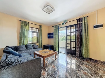 6 Bedroom House