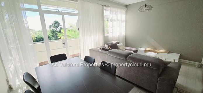 Charming semi-furnished apartment for sale in Curepipe! 52m2