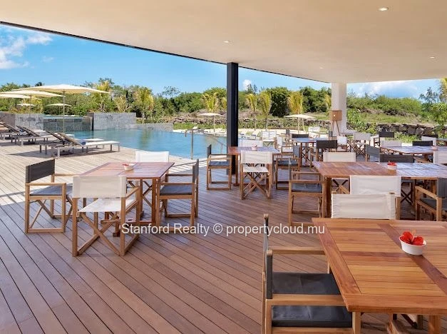 Stunning Beachfront 3 bedroom Apartment for Rent in St Antoine