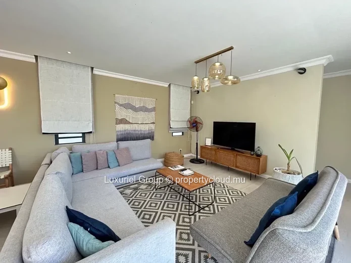 Contemporary Villa for Rent with Pool, Kiosk and Security System