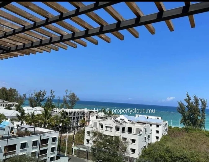 3-Bed Apartment with Sea View & Pool - Flic en Flac
