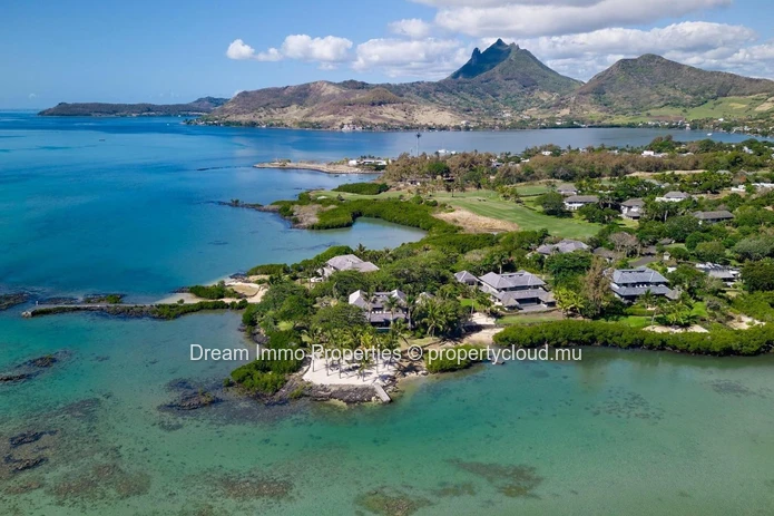 Sublime Beachfront Villa, Access And Sea View At Four Seasons Anahita In Beau Champ - Mauritius