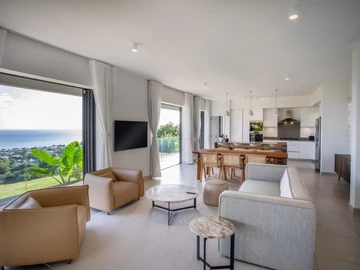 5 Bedroom Villa