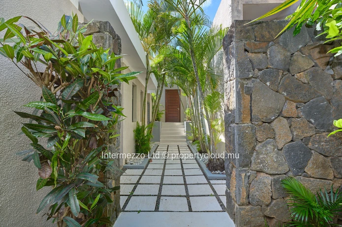 Villa Hibiscus — PDS | 221 m² | 681 m² de terrain | 840 000 €