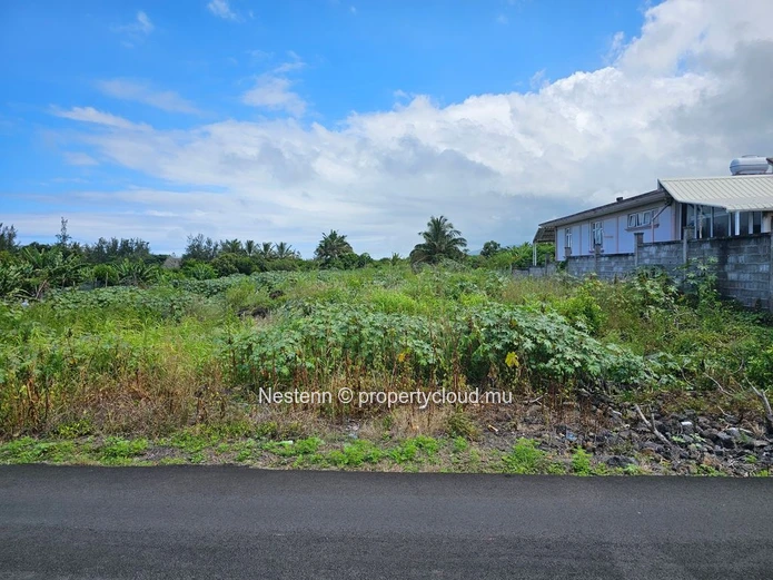 Prime 1081m² plot near the beach