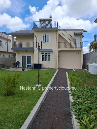 Traditional single-storey villa in La Marie with 3 bedrooms 2 bathrooms separate kitchen TV room garage and fenced ga...