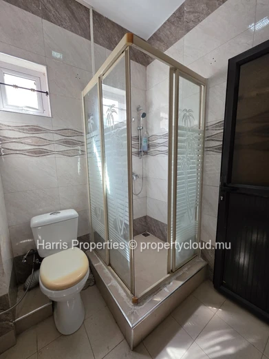 Bel appartement sécurisé à louer – Pereybere