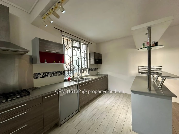 Semi-Furnished 3-Bedroom Ground Floor Apartment for Rent – Beau-Bassin