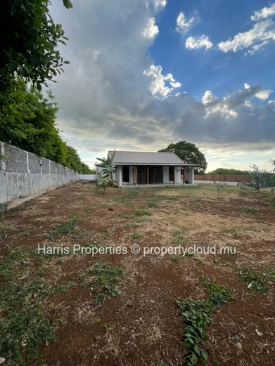 Villa for sale in Tamarin.