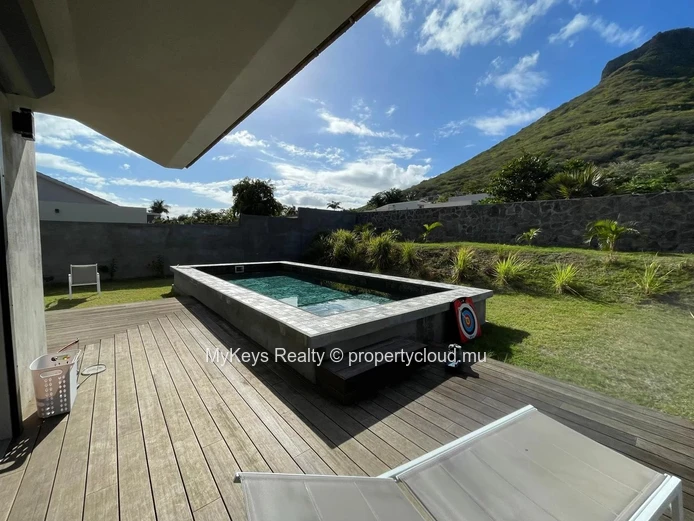 Vue Montagne – Piscine Privée – Grand Jardin