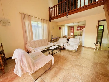 Maison de 8 Chambres