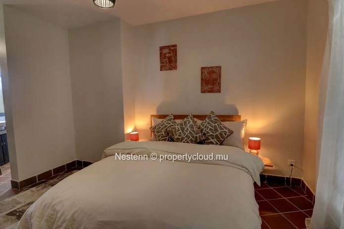Duplex contemporain 2 chambres dans une résidence sécurisée au bord du lac